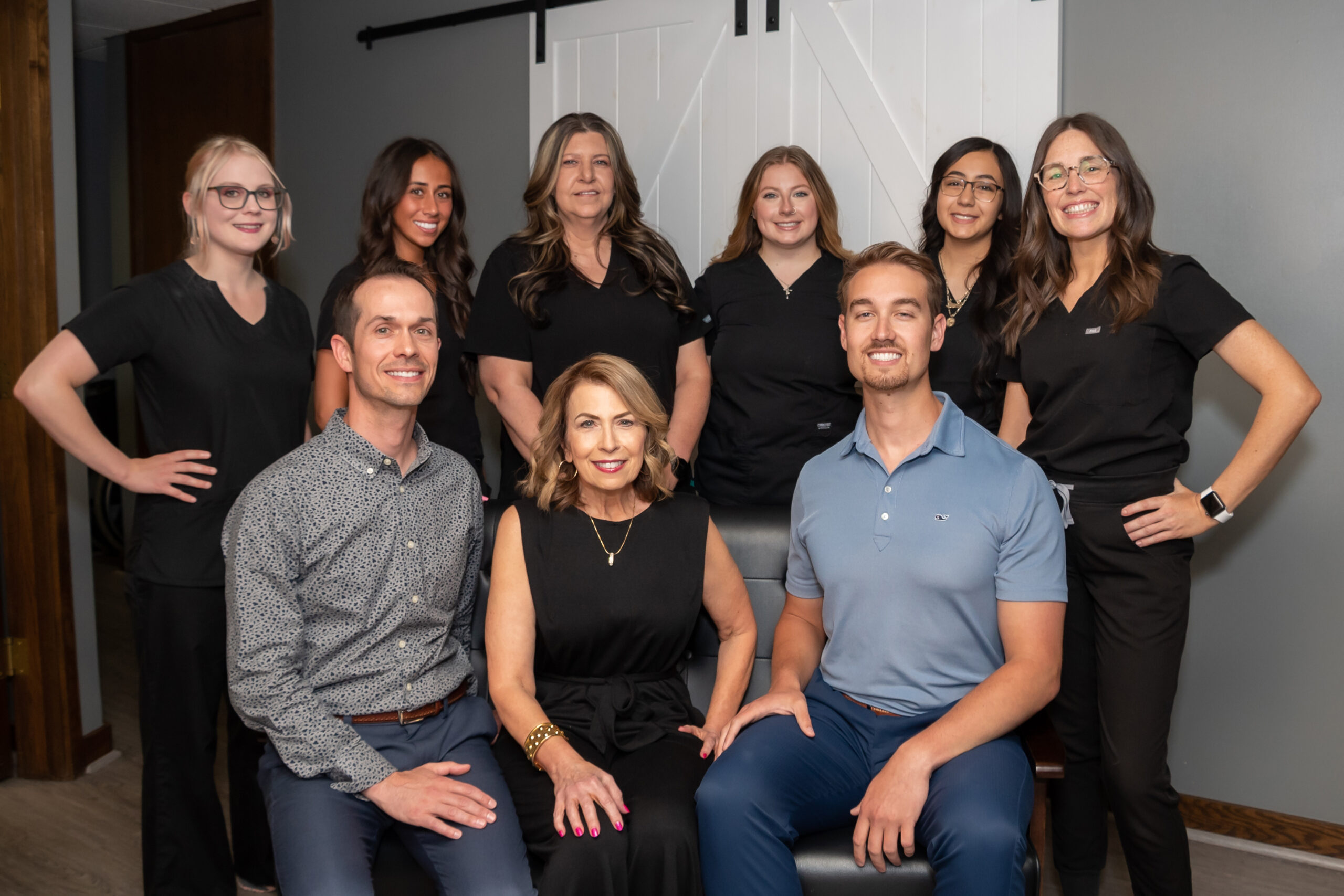 group photo of the Jordan Chiropractic & Acupunture staff
